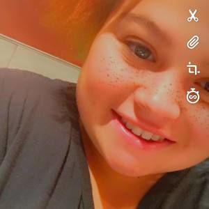 Meet your Posher, Chloe